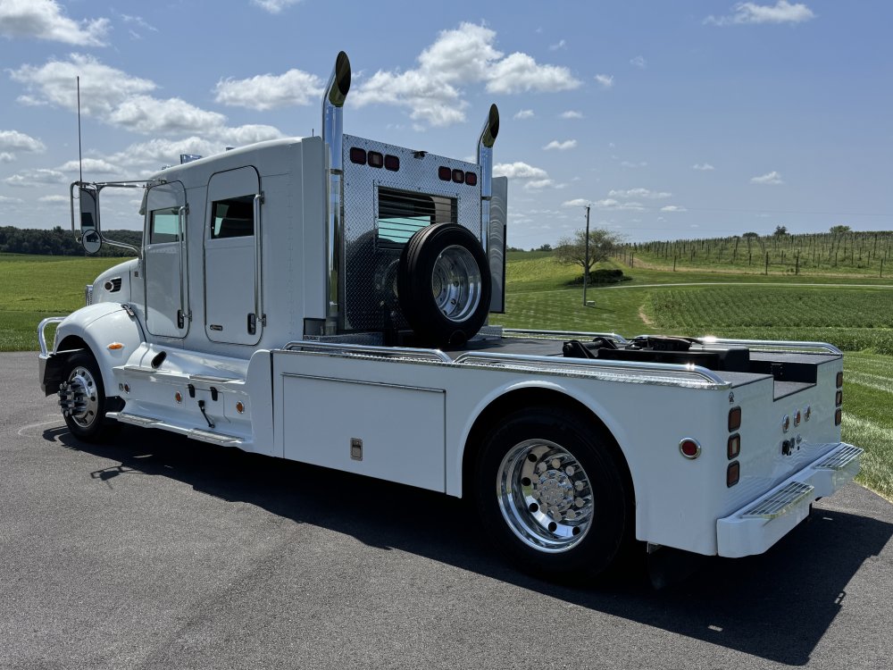 2006 Peterbilt 335