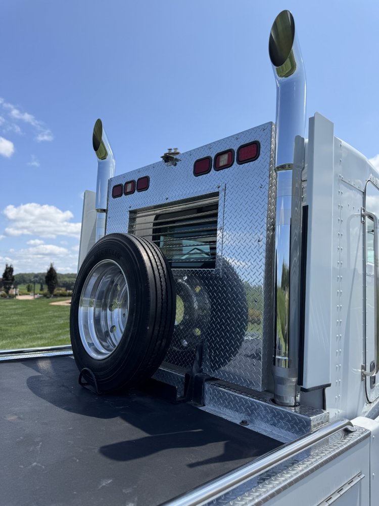 2006 Peterbilt 335