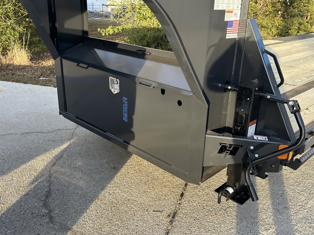 2026 Hillcrest 17.6K 25'+5' Goose Neck Max Ramps