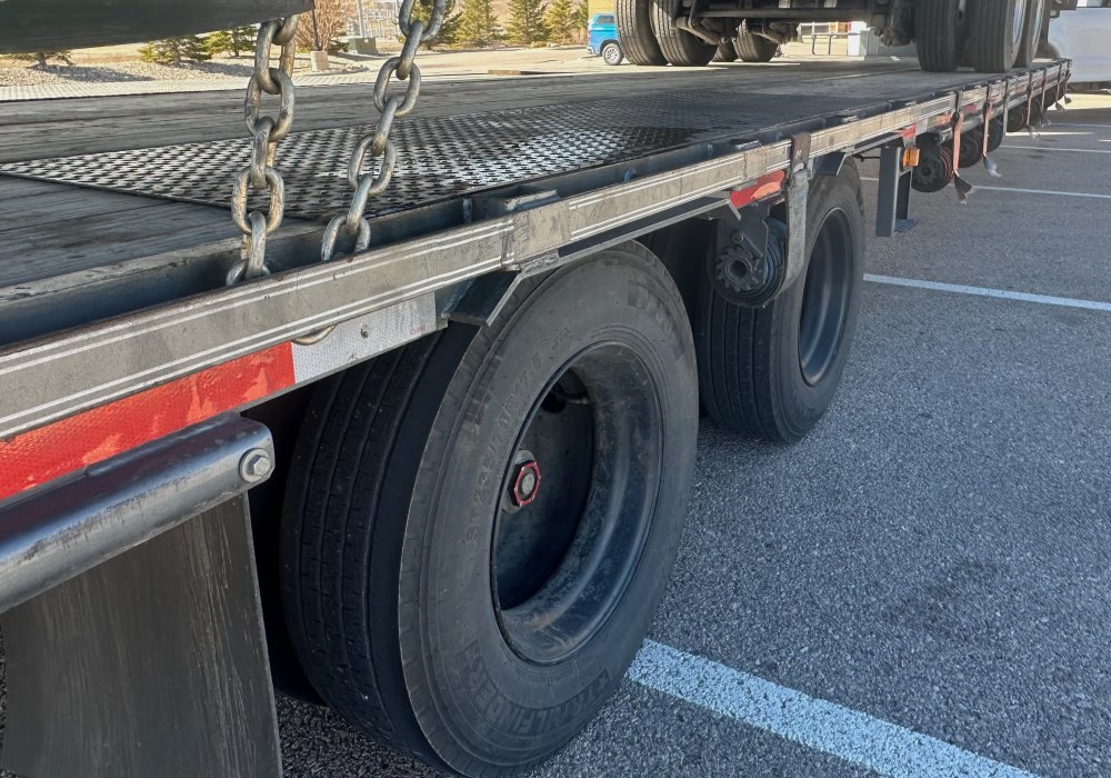 8' 6"x35+5Davidson Flatbed 17.5, 18ply