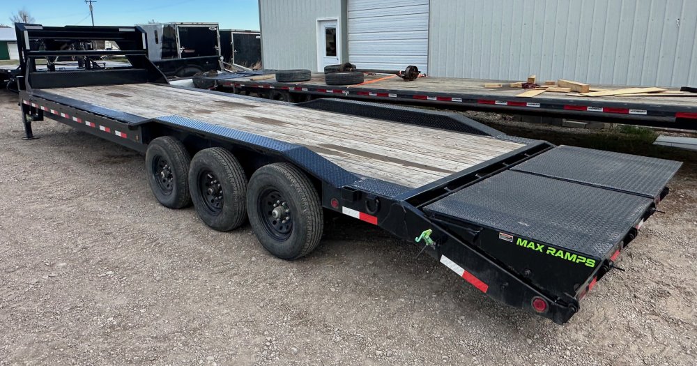 8' 6"x26+4 Load Trail Flatbed