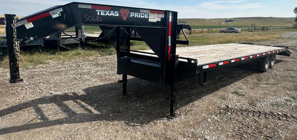 8' 6"x25+5 Texas Pride Flatbed