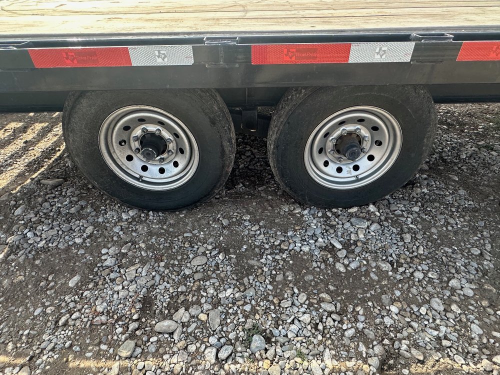 8' 6"x25+5 Texas Pride Flatbed
