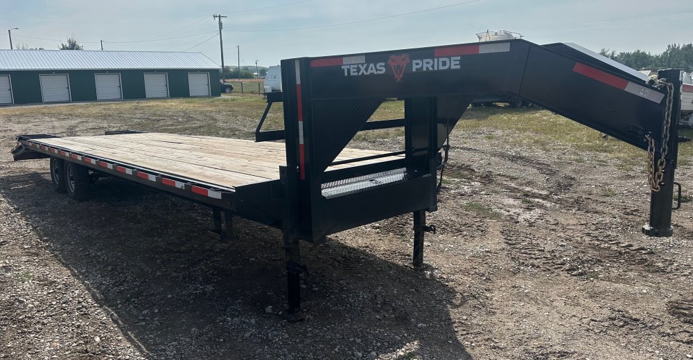 8' 6"x25+5 Texas Pride Flatbed