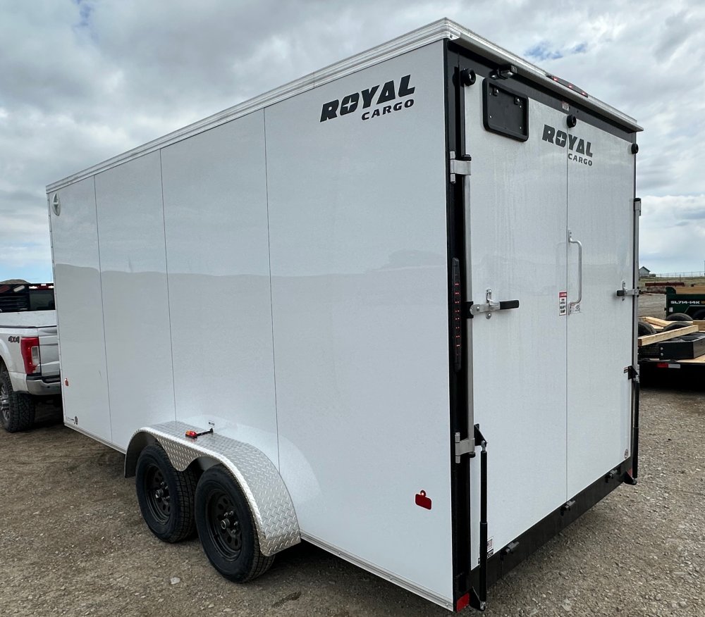 7'x16 + v nose Royal Cargo Enclosed