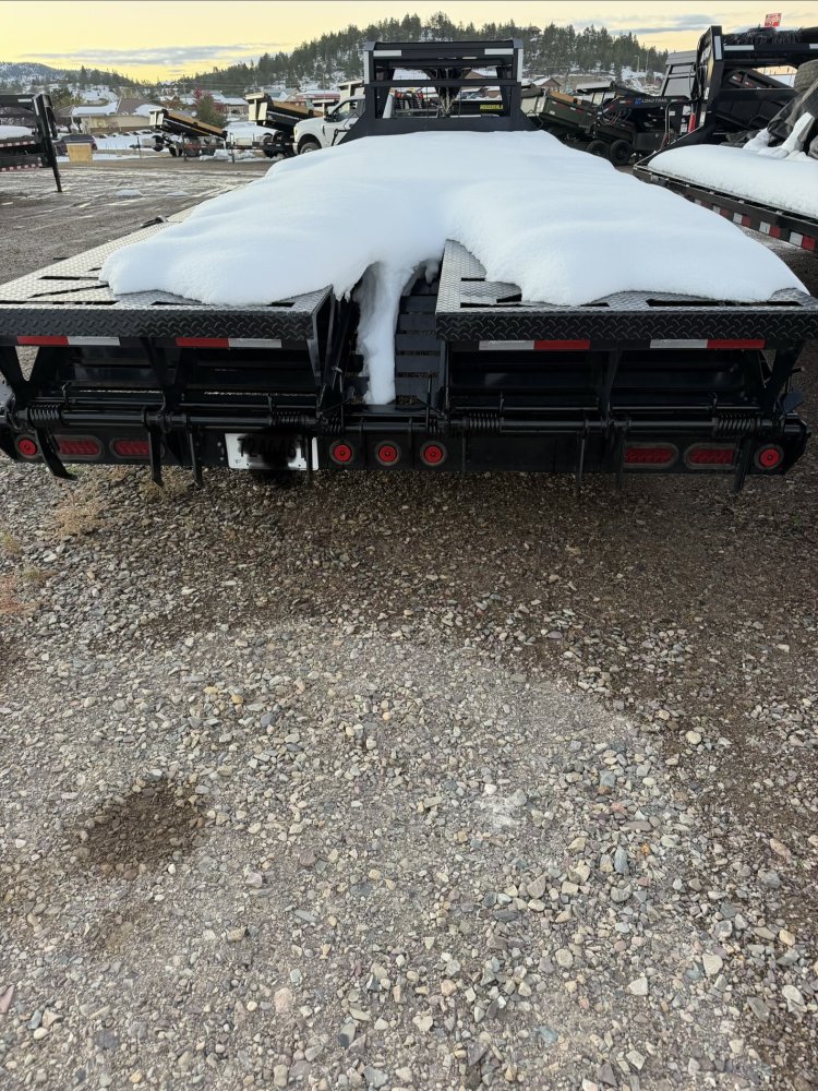 8' 6"x20+5 Iron Bull Flatbed