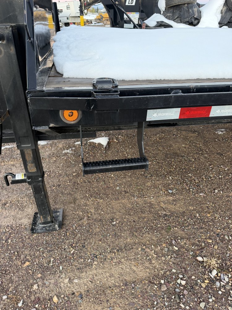 8' 6"x20+5 Iron Bull Flatbed