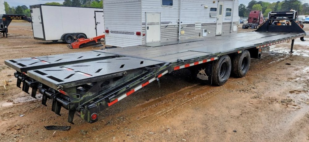 8' 6"x35+5 Iron Bull Flatbed