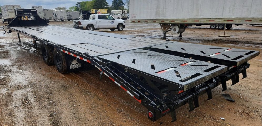 8' 6"x35+5 Iron Bull Flatbed