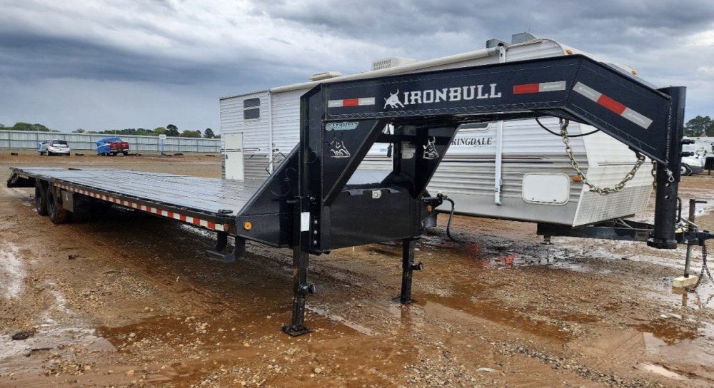 8' 6"x35+5 Iron Bull Flatbed