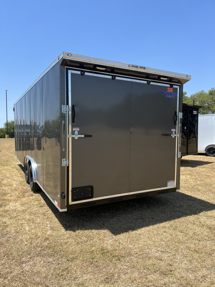 8.5x24x7'0" TRUE BLUE Enclosed