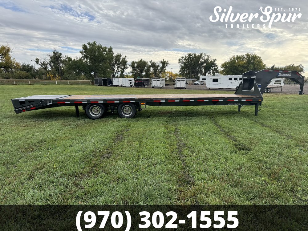 2026 Diamond C FMAX212 32x102 Max Ramp Gooseneck Trailer