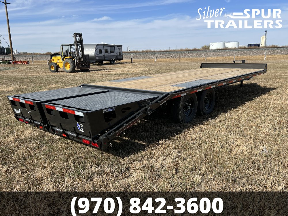 2024 Diamond C DEC207 24x102 Deckover Equipment Trailer