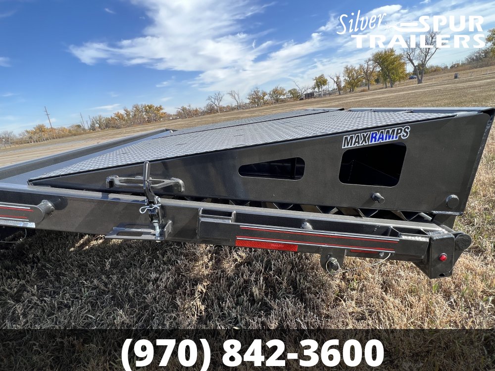 2024 Diamond C DEC207 24x102 Deckover Equipment Trailer