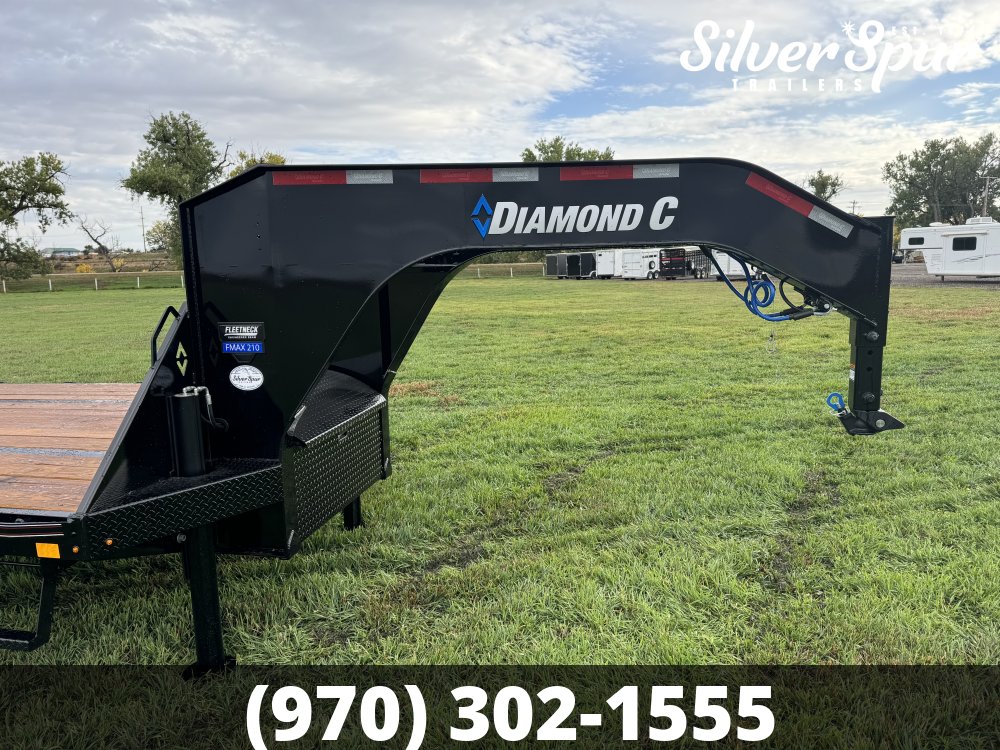2026 Diamond C FMAX210 32x102 Hydraulic Dovetail Gooseneck Trailer