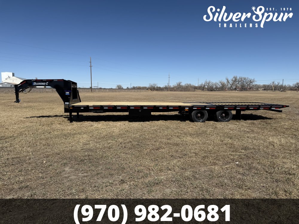 2026 Diamond C FMAX212 35x102 Hydraulic Dovetail Gooseneck Trailer