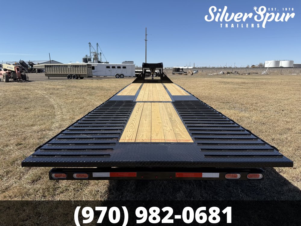 2026 Diamond C FMAX212 35x102 Hydraulic Dovetail Gooseneck Trailer