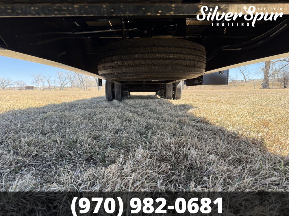 2026 Diamond C FMAX212 35x102 Hydraulic Dovetail Gooseneck Trailer