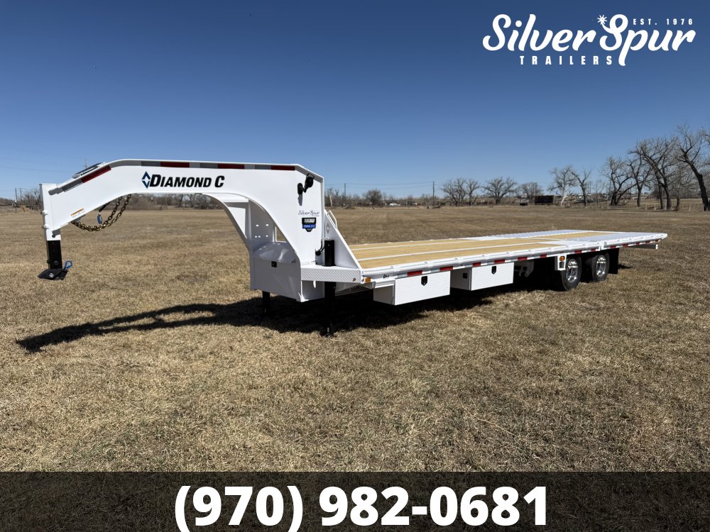 2026 Diamond C FMAX212 32x102 Hydraulic Dovetail Pacesetter Edition
