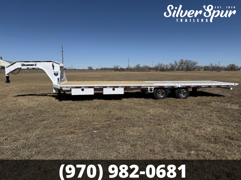 2026 Diamond C FMAX212 32x102 Hydraulic Dovetail Pacesetter Edition