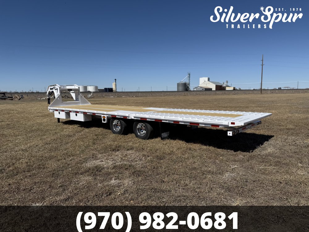 2026 Diamond C FMAX212 32x102 Hydraulic Dovetail Pacesetter Edition