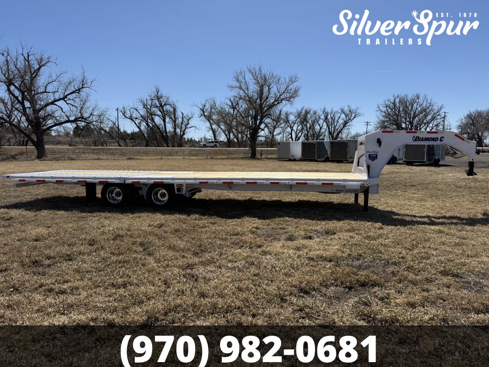 2026 Diamond C FMAX212 32x102 Hydraulic Dovetail Pacesetter Edition