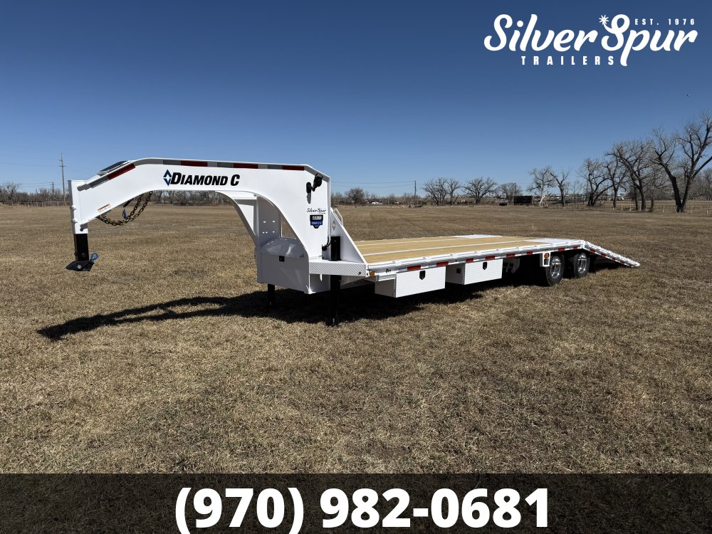 2026 Diamond C FMAX212 32x102 Hydraulic Dovetail Pacesetter Edition
