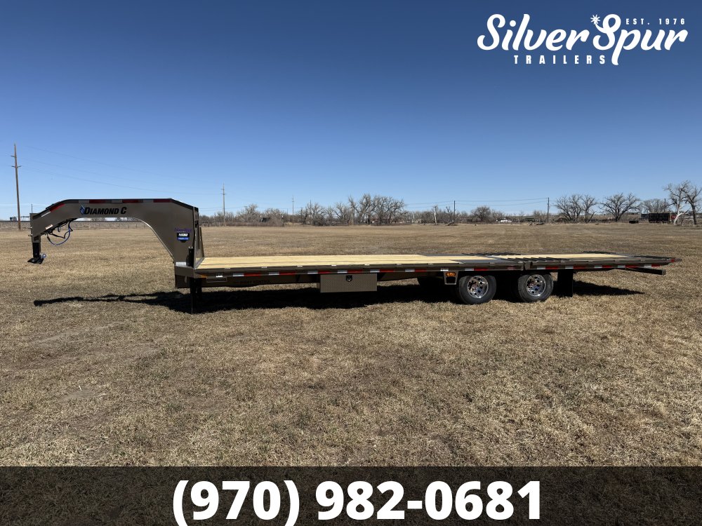 2026 Diamond C FMAX210 32x102 Hydraulic Dovetail Gooseneck Trailer
