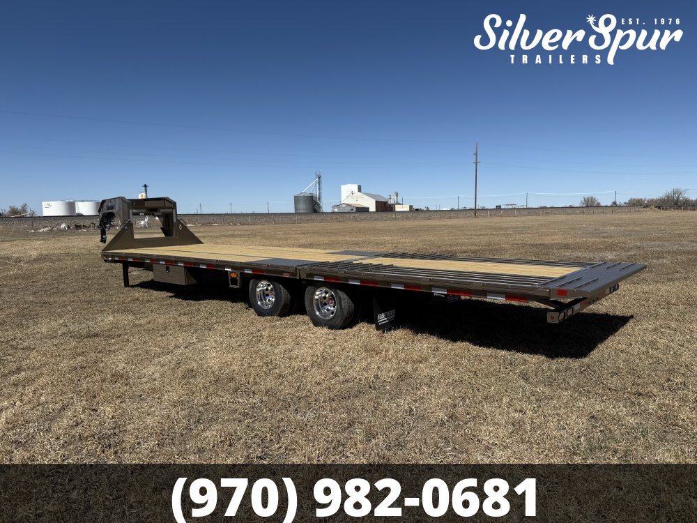 2026 Diamond C FMAX210 32x102 Hydraulic Dovetail Gooseneck Trailer