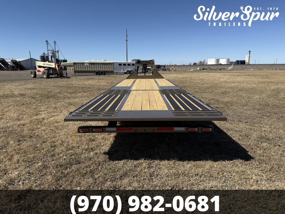 2026 Diamond C FMAX210 32x102 Hydraulic Dovetail Gooseneck Trailer