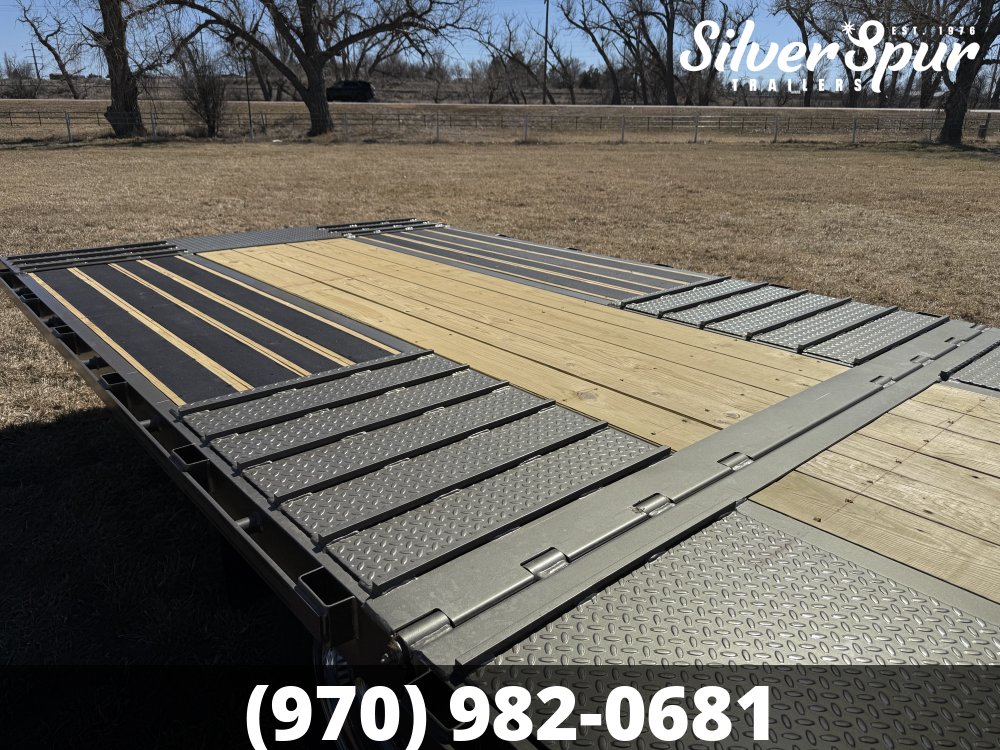 2026 Diamond C FMAX210 32x102 Hydraulic Dovetail Gooseneck Trailer