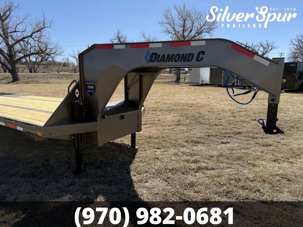 2026 Diamond C FMAX210 32x102 Hydraulic Dovetail Gooseneck Trailer