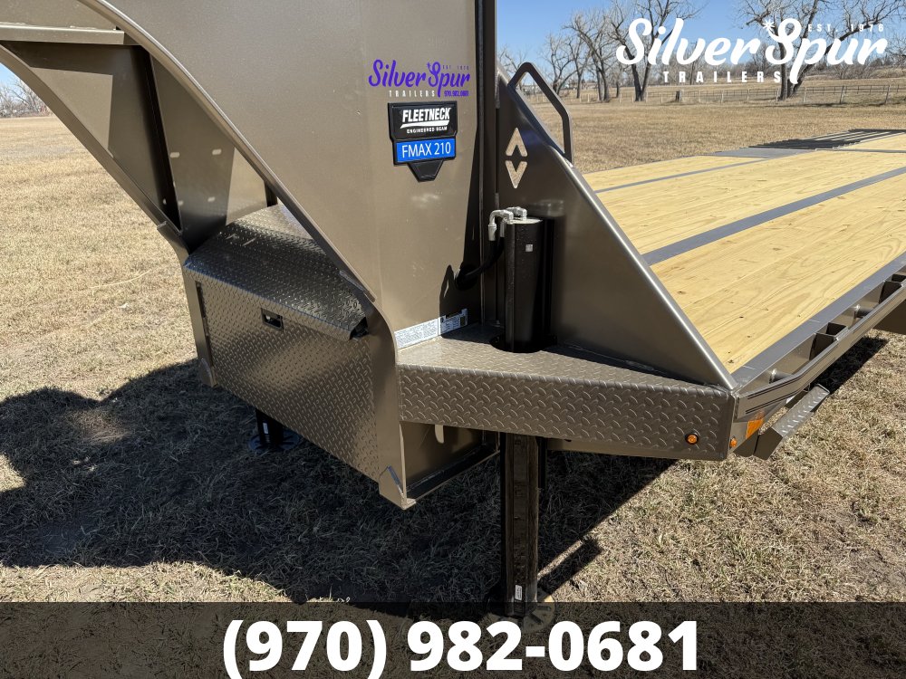 2026 Diamond C FMAX210 32x102 Hydraulic Dovetail Gooseneck Trailer