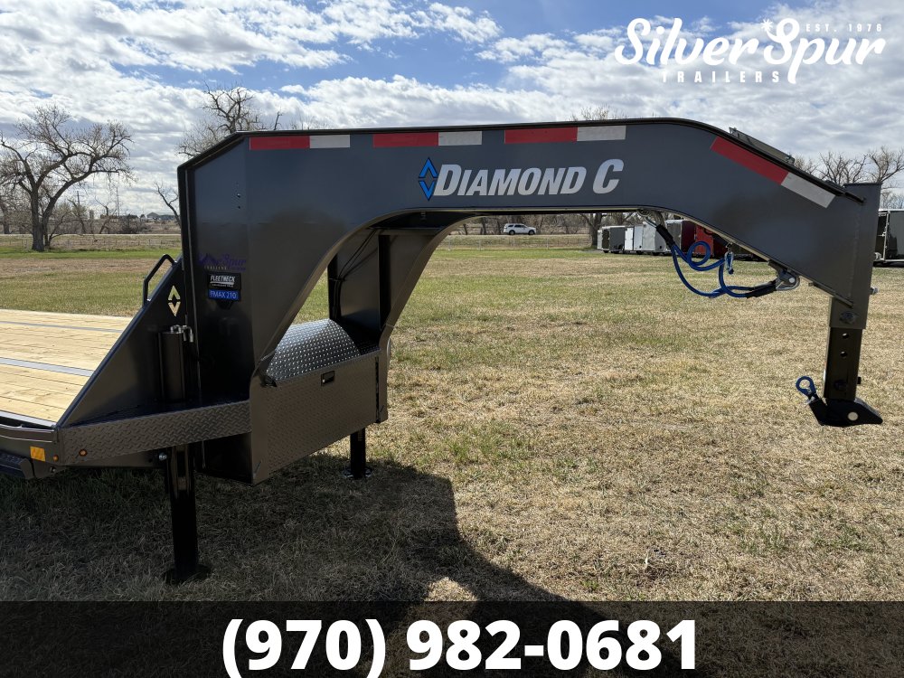 2026 Diamond C FMAX210 32x102 Hydraulic Dovetail Gooseneck Trailer