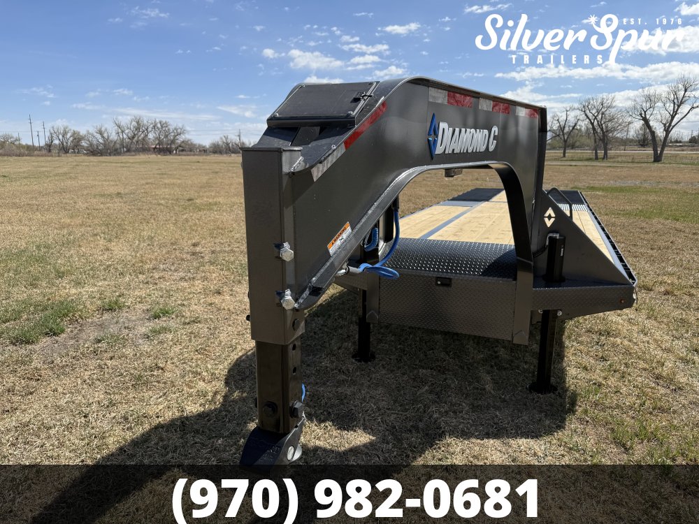 2026 Diamond C FMAX210 32x102 Hydraulic Dovetail Gooseneck Trailer