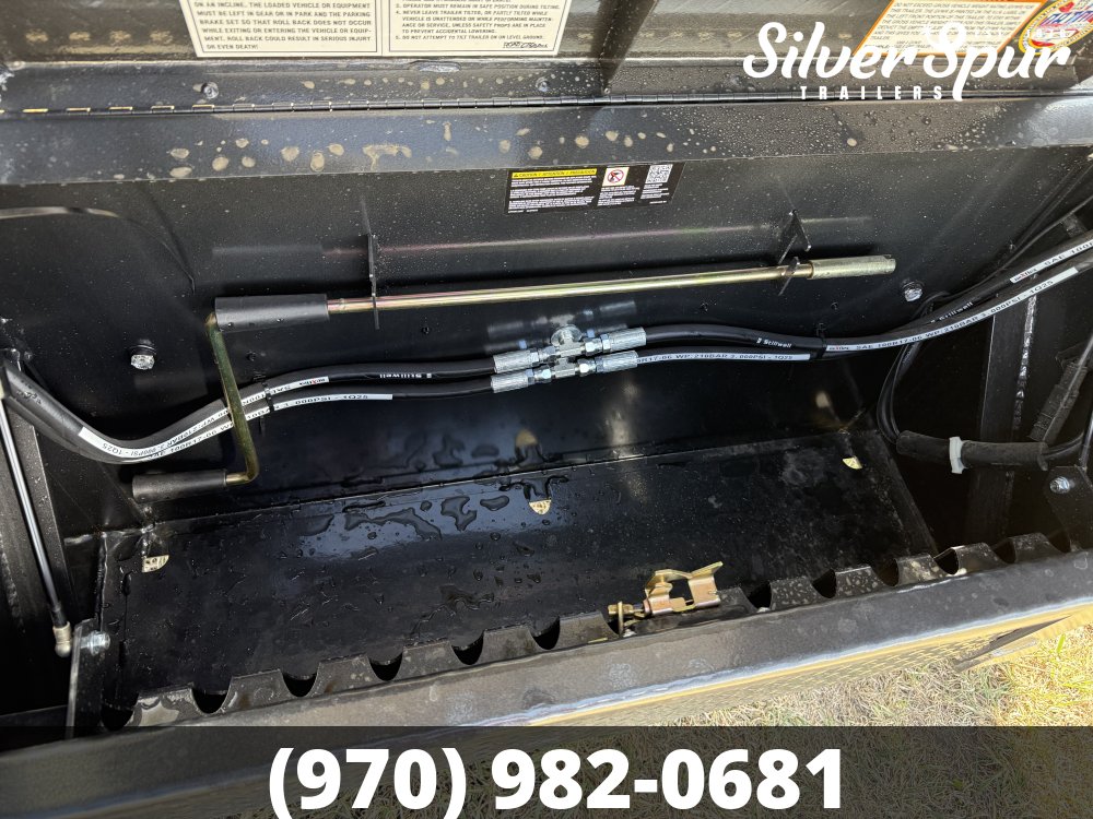 2026 Diamond C FMAX210 32x102 Hydraulic Dovetail Gooseneck Trailer