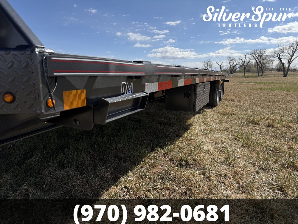 2026 Diamond C FMAX210 32x102 Hydraulic Dovetail Gooseneck Trailer