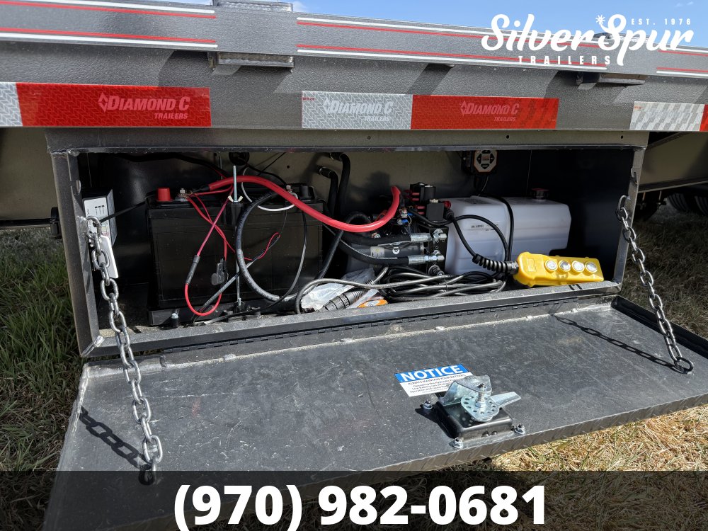 2026 Diamond C FMAX210 32x102 Hydraulic Dovetail Gooseneck Trailer