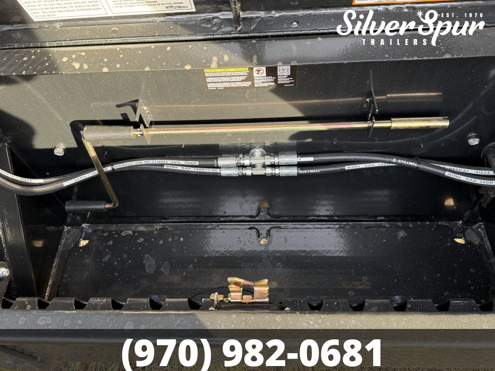 2026 Diamond C FMAX212 35x102 Hydraulic Dovetail Pacesetter Gooseneck Trailer