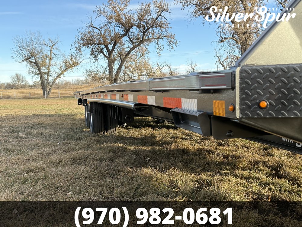 2026 Diamond C FMAX212 35x102 Hydraulic Dovetail Pacesetter Gooseneck Trailer