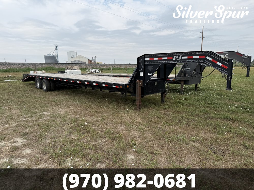 2013 PJ Trailers 36' Gooseneck Flatbed Trailer