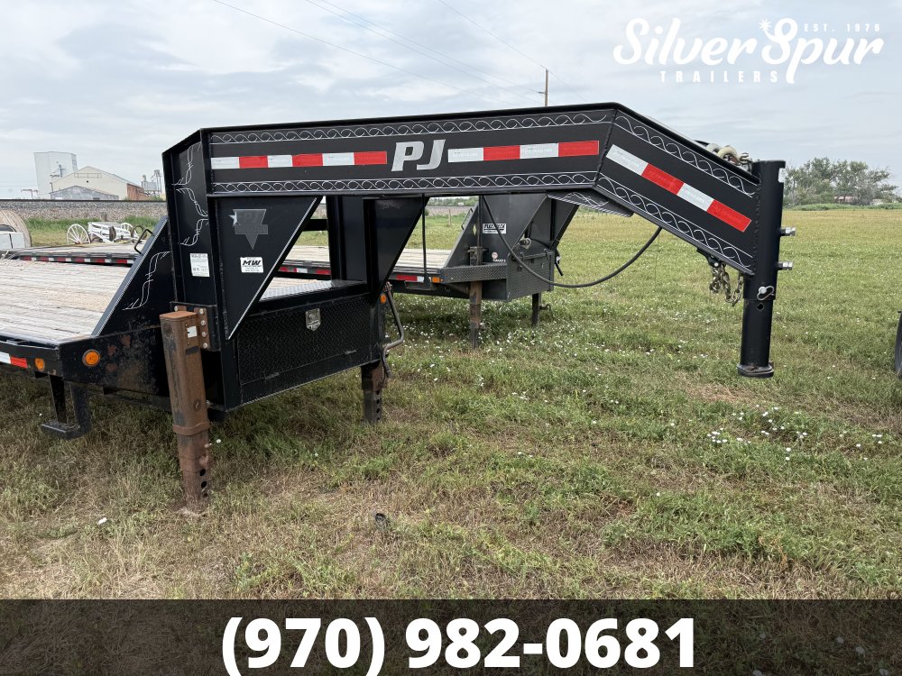 2013 PJ Trailers 36' Gooseneck Flatbed Trailer
