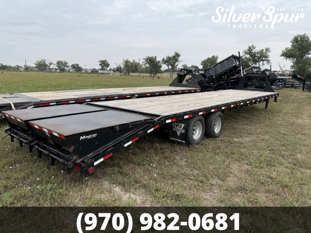2013 PJ Trailers 36' Gooseneck Flatbed Trailer