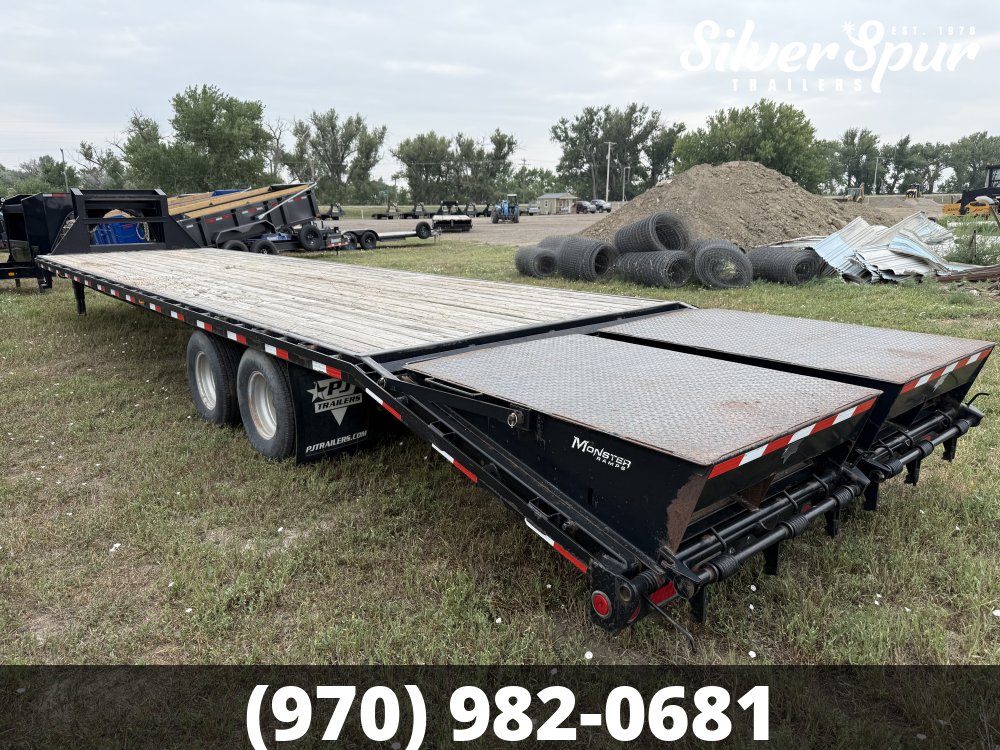 2013 PJ Trailers 36' Gooseneck Flatbed Trailer