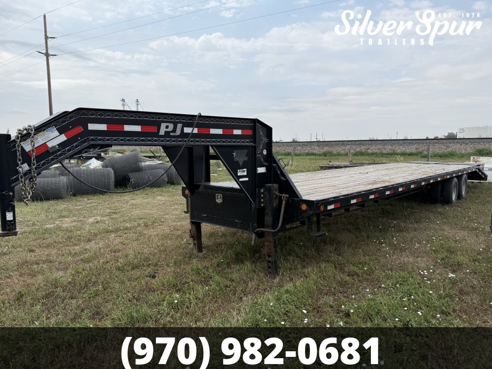 2013 PJ Trailers 36' Gooseneck Flatbed Trailer