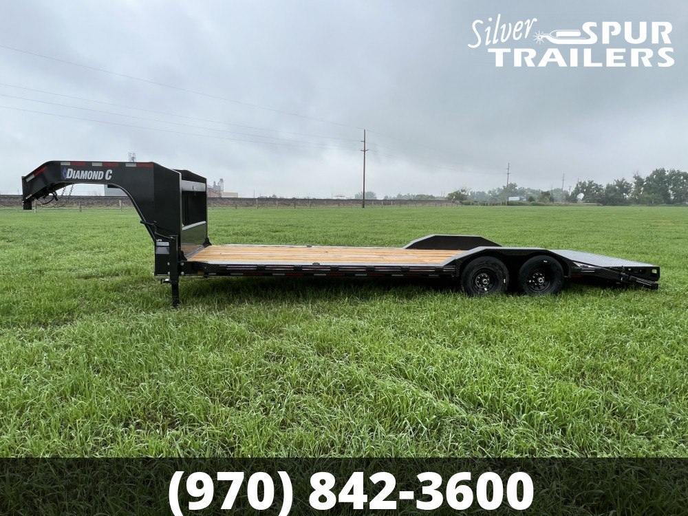 2023 Diamond C LPX207 24x82 Gooseneck