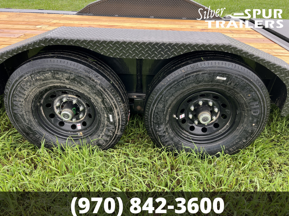 2023 Diamond C LPX207 24x82 Gooseneck
