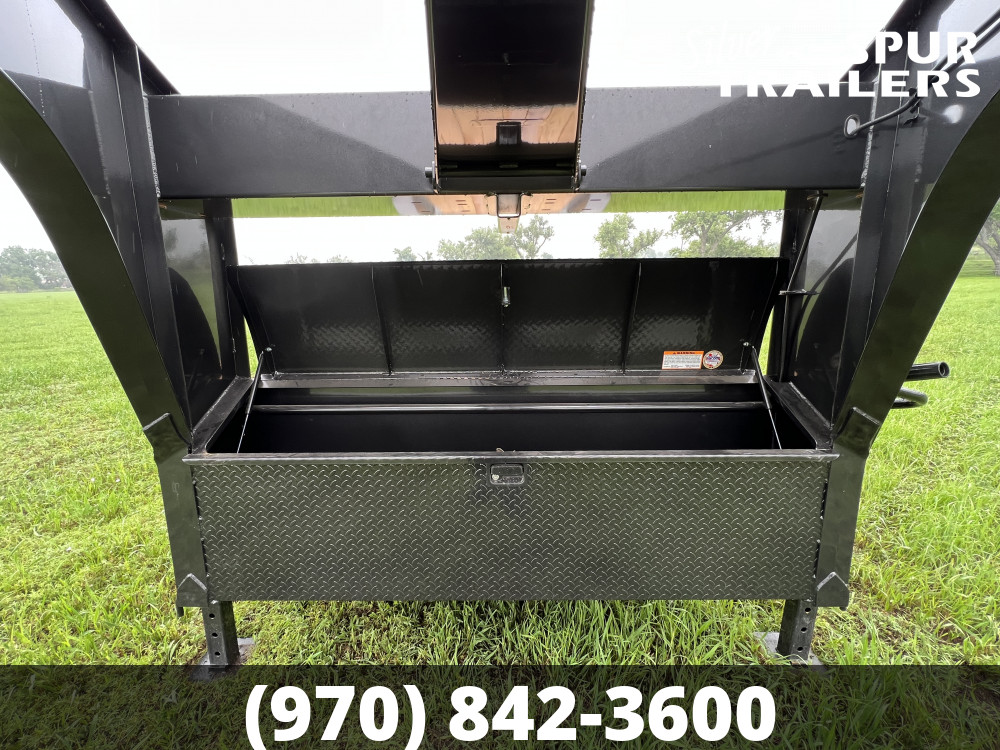 2023 Diamond C LPX207 24x82 Gooseneck