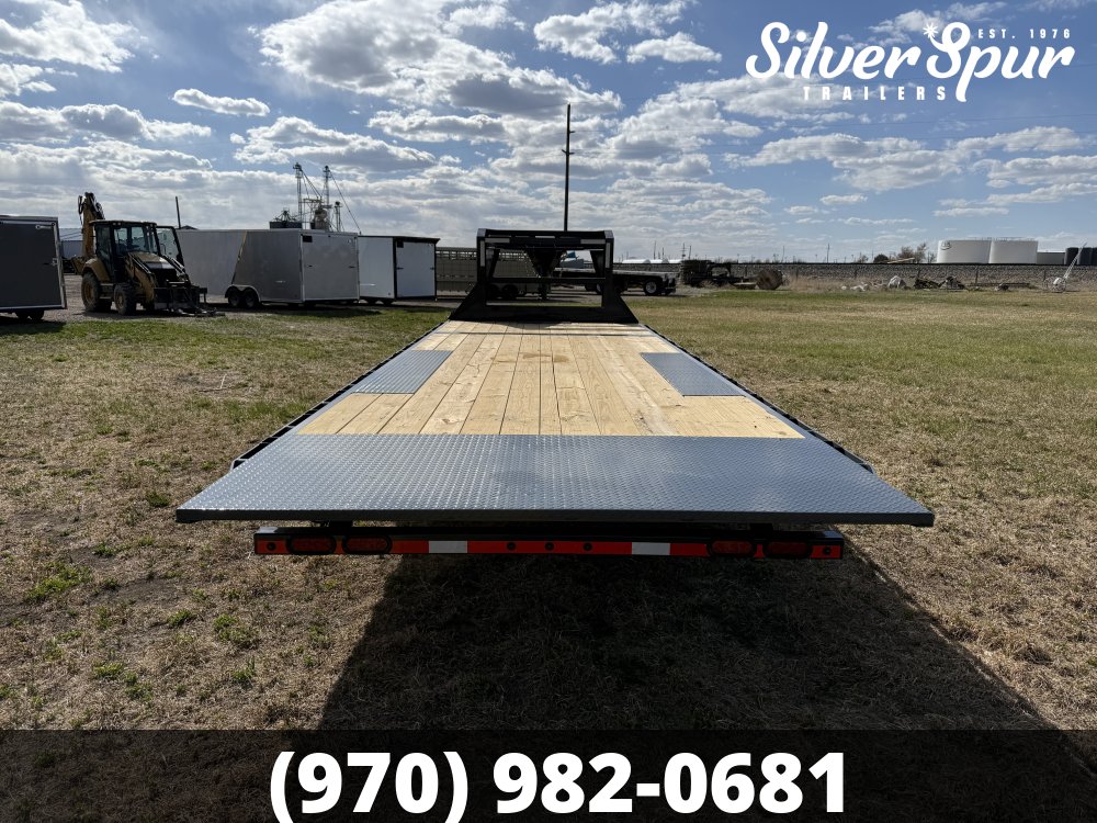 2026 Lamar 102" X 24' 14K Deck-Over Gooseneck Tilt Trailer