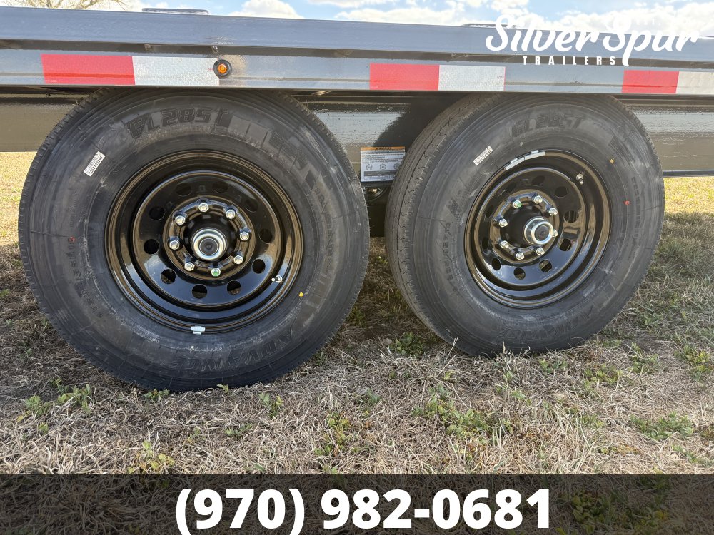 2026 Lamar 102" X 24' 14K Deck-Over Gooseneck Tilt Trailer